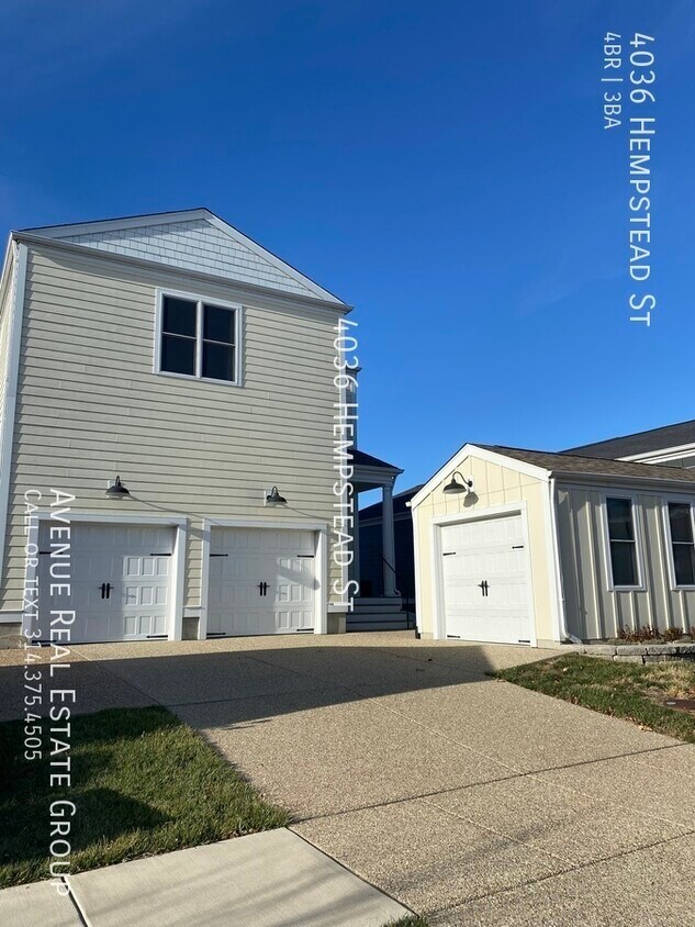 Primary Photo - Enjoy the beautiful lake view from your do...