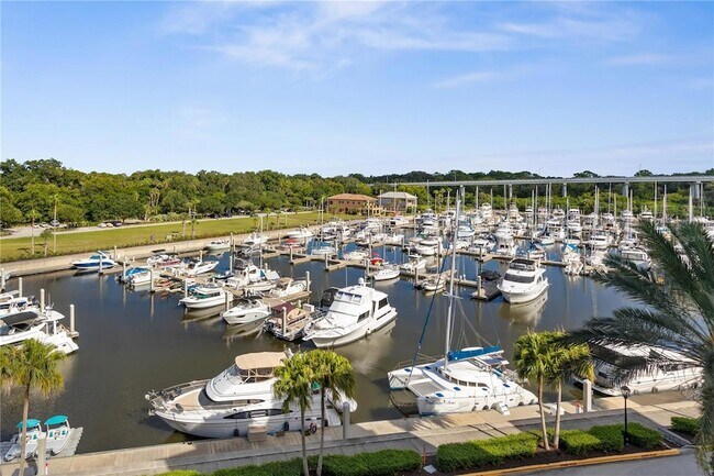 Foto del edificio - 102 Yacht Harbor Dr