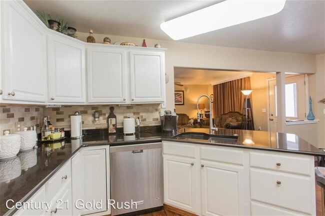 Foto del edificio - 4 br, 3 bath House - 2795 Ben Franklin St