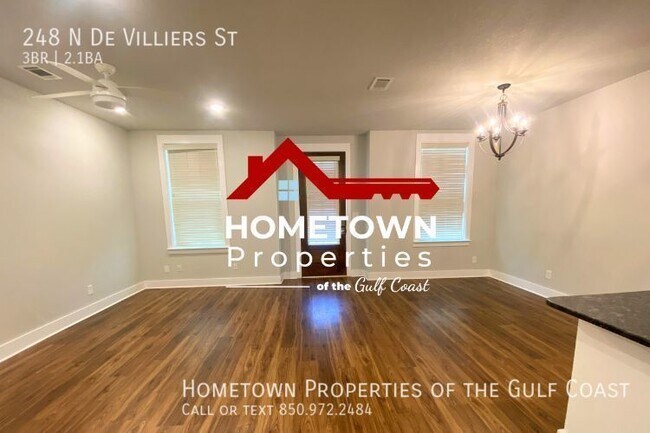 Foto del edificio - Beautiful Townhome Downtown Pensacola