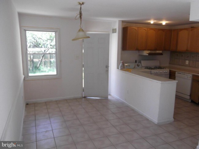 Foto del edificio - 9726 Bragg Ln