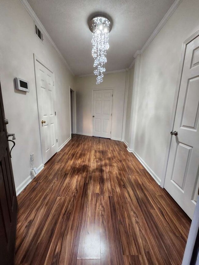 Foto del edificio - 203 Walnut Gardens Dr