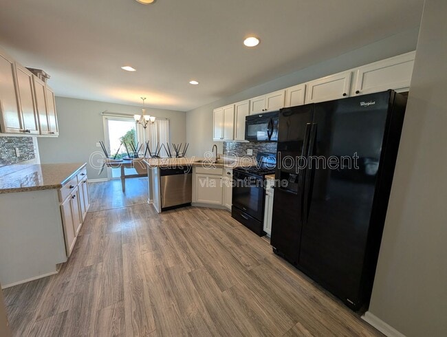 Building Photo - 646 Vine St