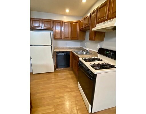 Building Photo - 53 N Elm St
