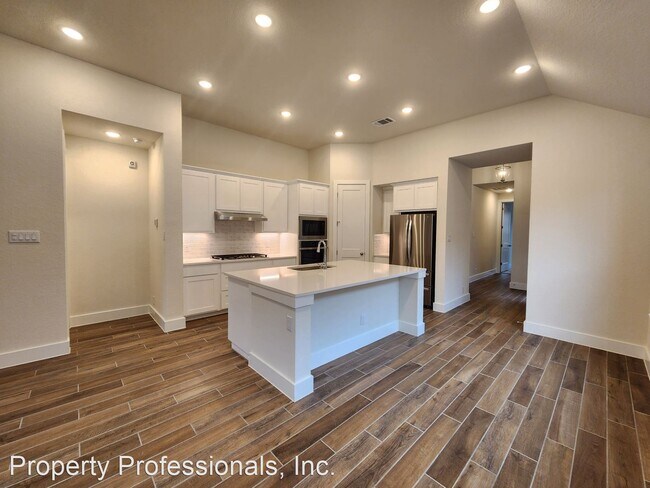Building Photo - 3 br, 2 bath House - 1037 Easy Gruene