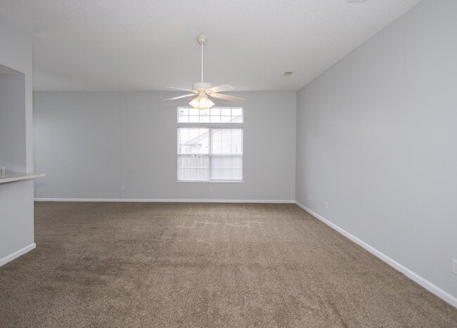 Foto del edificio - Now Available