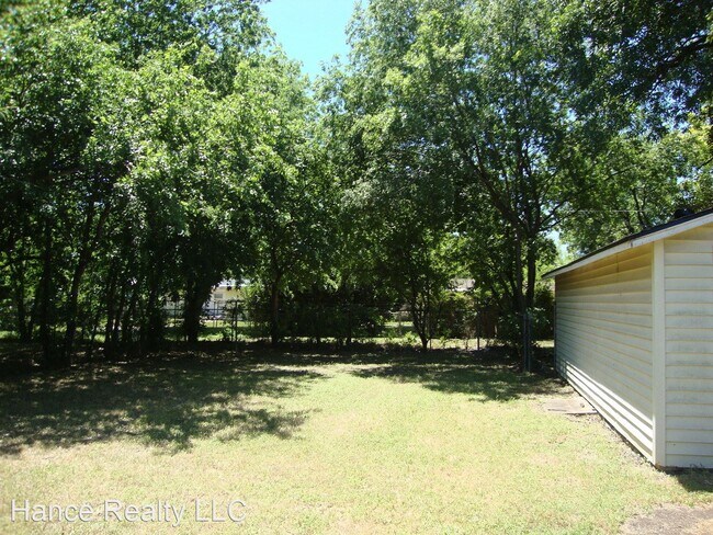 Building Photo - 3 br, 2 bath House - 256-Longview Dr