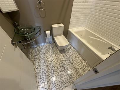 Building Photo - 99 W Main St