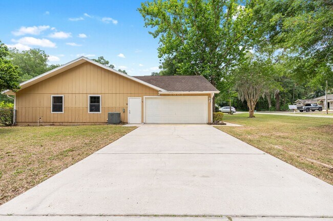 Building Photo - Charming 3-Bedroom Home in Desirable Southeast Ocala – Spacious Living & Prime Location!
