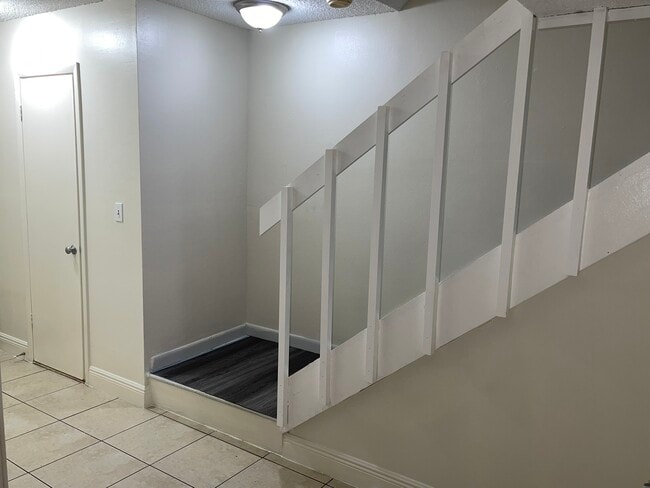 Building Photo - 5953 NW 25th Ct