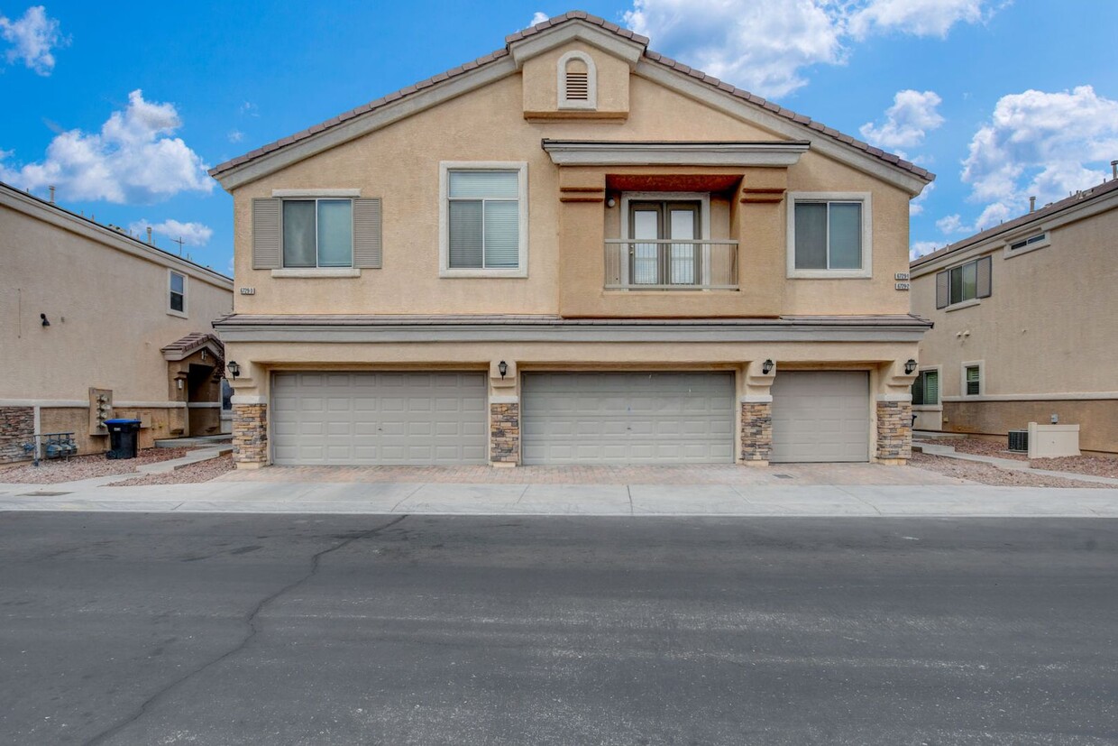 Primary Photo - 2 BR Aliante Townhome with Attached Garage...