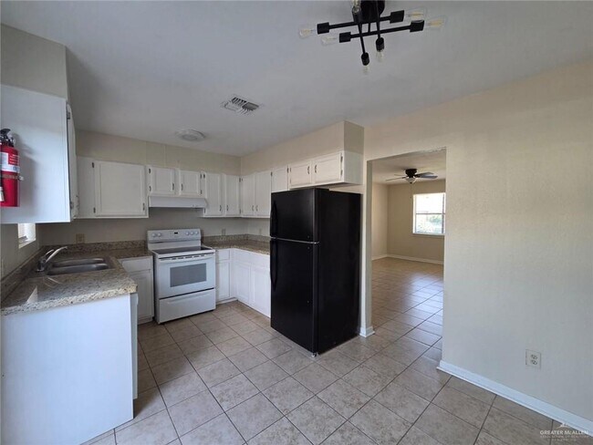 Foto del edificio - 3300 N 25th St