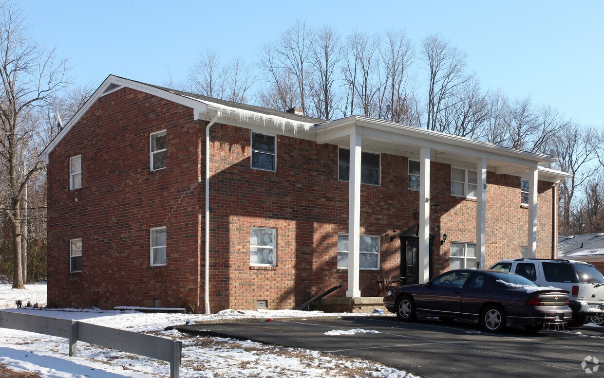 781 Riverside Dr, Greenwood, IN 46142 Apartments in Greenwood, IN