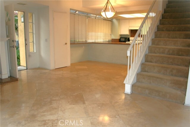 Building Photo - 51 Alberti Aisle