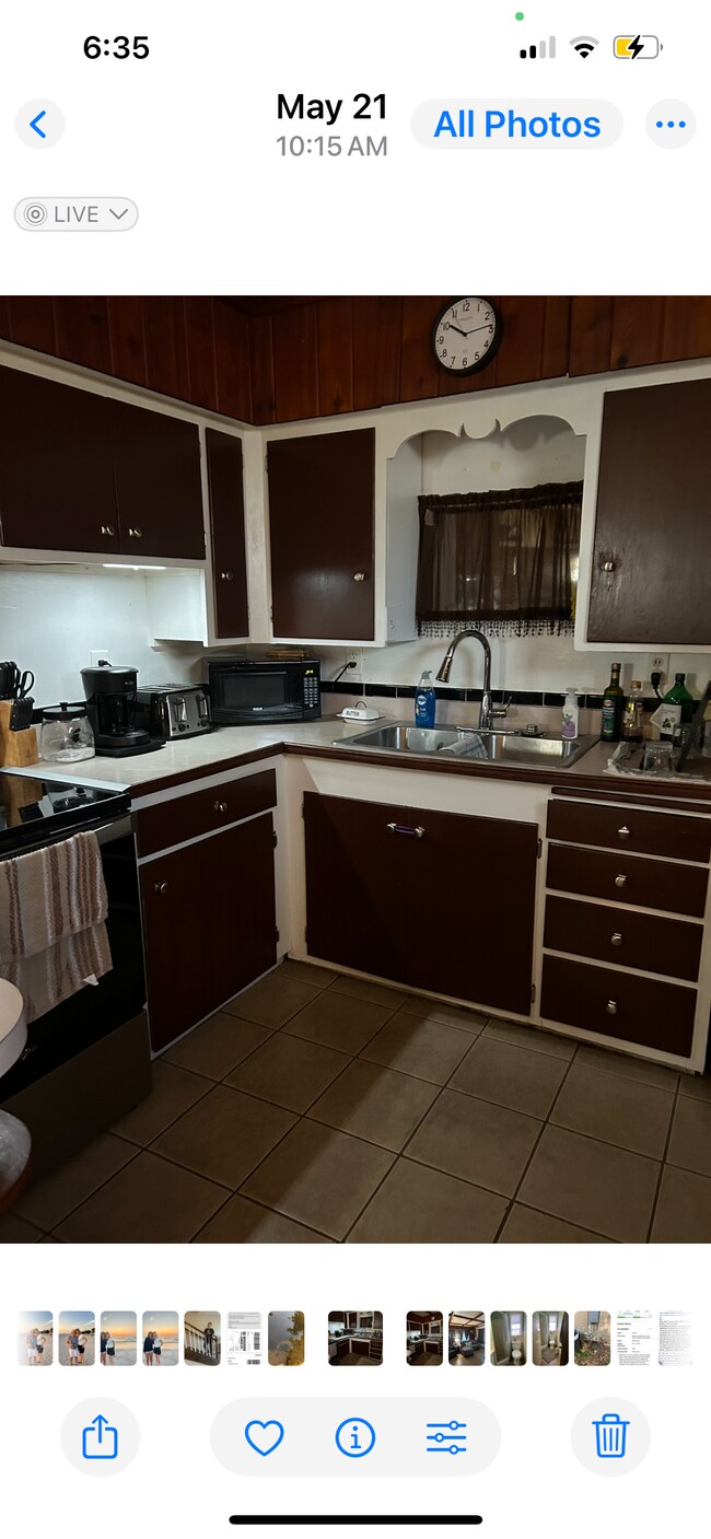 Foto del edificio - 711 15th Ave NW