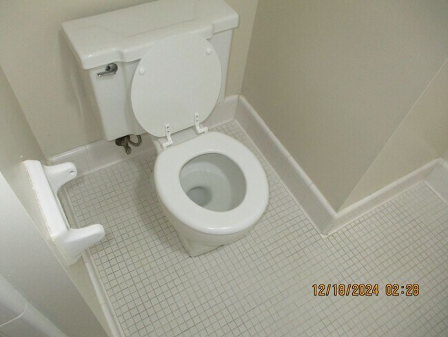 Building Photo - 1703 Myrtle Rd