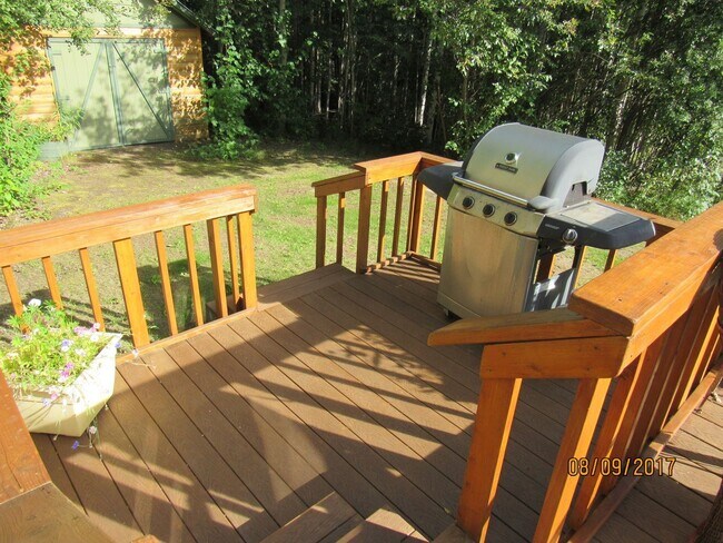 Building Photo - 2 br, 1 bath House - 2735 Chena Hot Spring...