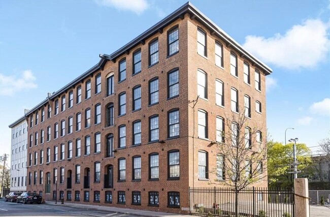 Building Photo - 50 Ashburton St