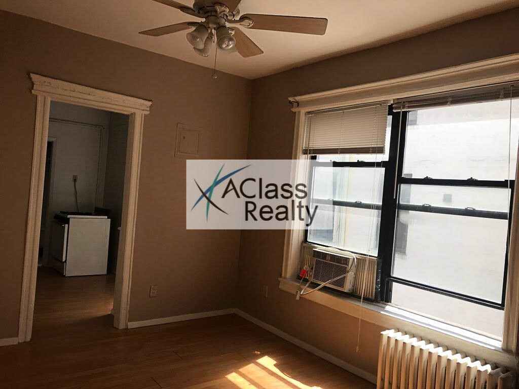 Foto principal - 30-40 32nd St