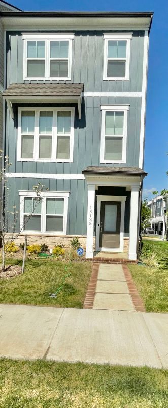 Building Photo - 18129 Moss Gdn Rd
