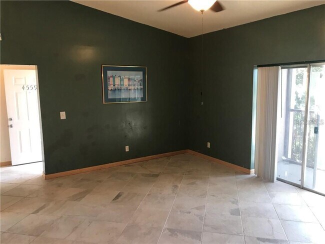 Foto del edificio - 4559 Lakeway Dr