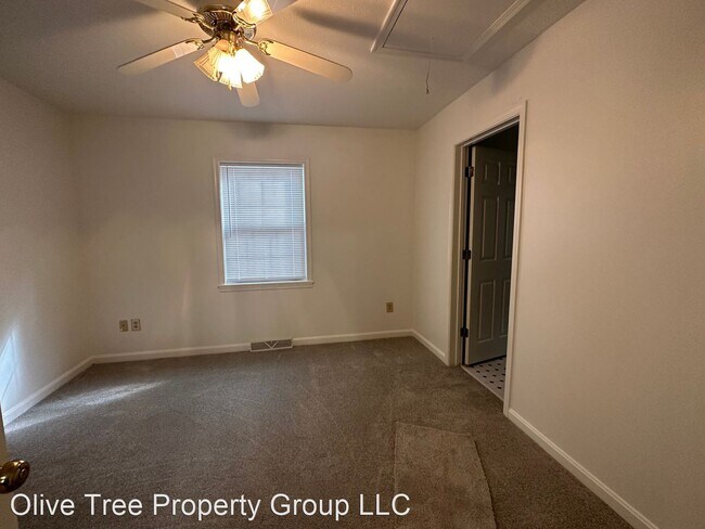 Building Photo - 2 br, 1 bath House - 109 E Pall Mall STreet