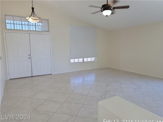 Foto del edificio - IMMACULATE 4-BEDROOM HOME IN HENDERSON