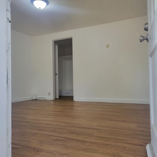 Foto del edificio - 4270 NE Hwy 20