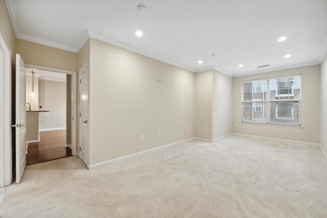 Building Photo - 350 W Elm St