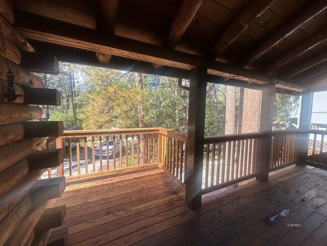 Foto del edificio - Quaint Log Mountain Cabin for Rent