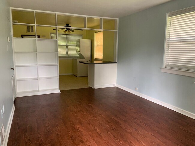 Foto del edificio - Nicely Updated 2 Bedroom, 1 Bath Townhome....