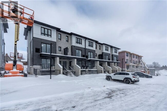 Building Photo - 410 Northfield Dr W