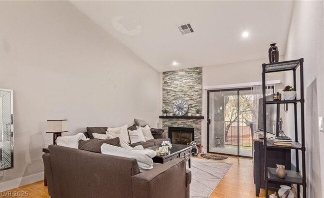 Building Photo - 2840 Blue Bonnet Dr