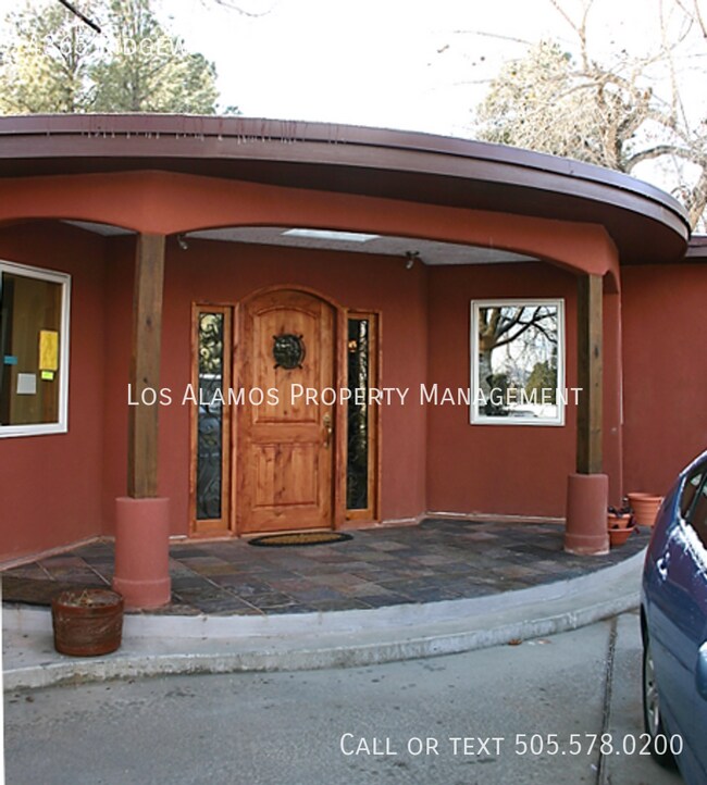 Foto del edificio - 4365 Ridgeway Dr