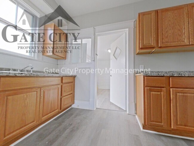 Foto del edificio - 1006 Holton Pl