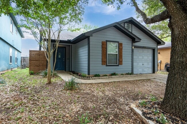Building Photo - 3103 Crownover St