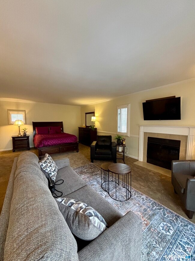 Foto del edificio - 221 Old Pond Ln