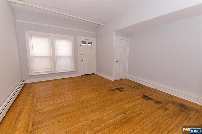 Building Photo - 154 Undercliff Ave