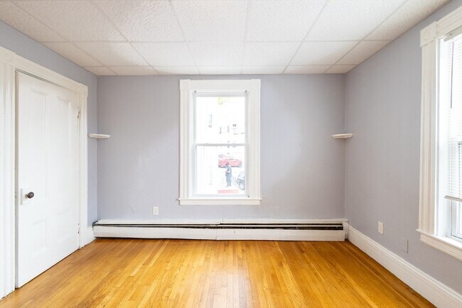 Building Photo - 555 Essex St
