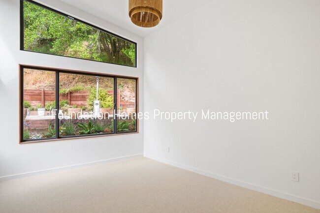 Foto del edificio - 3 br, 3 bath House - 842 Autumn Lane