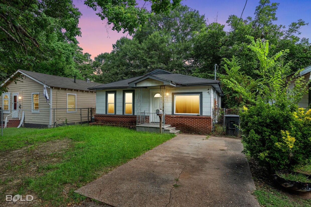 Primary Photo - Home For Rent!