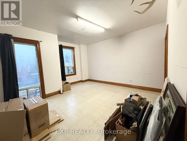 Building Photo - 759 Gerrard St E