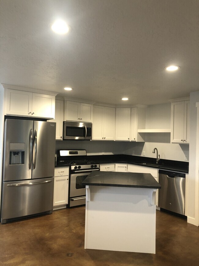 Kitchen - 1511 S 50 W