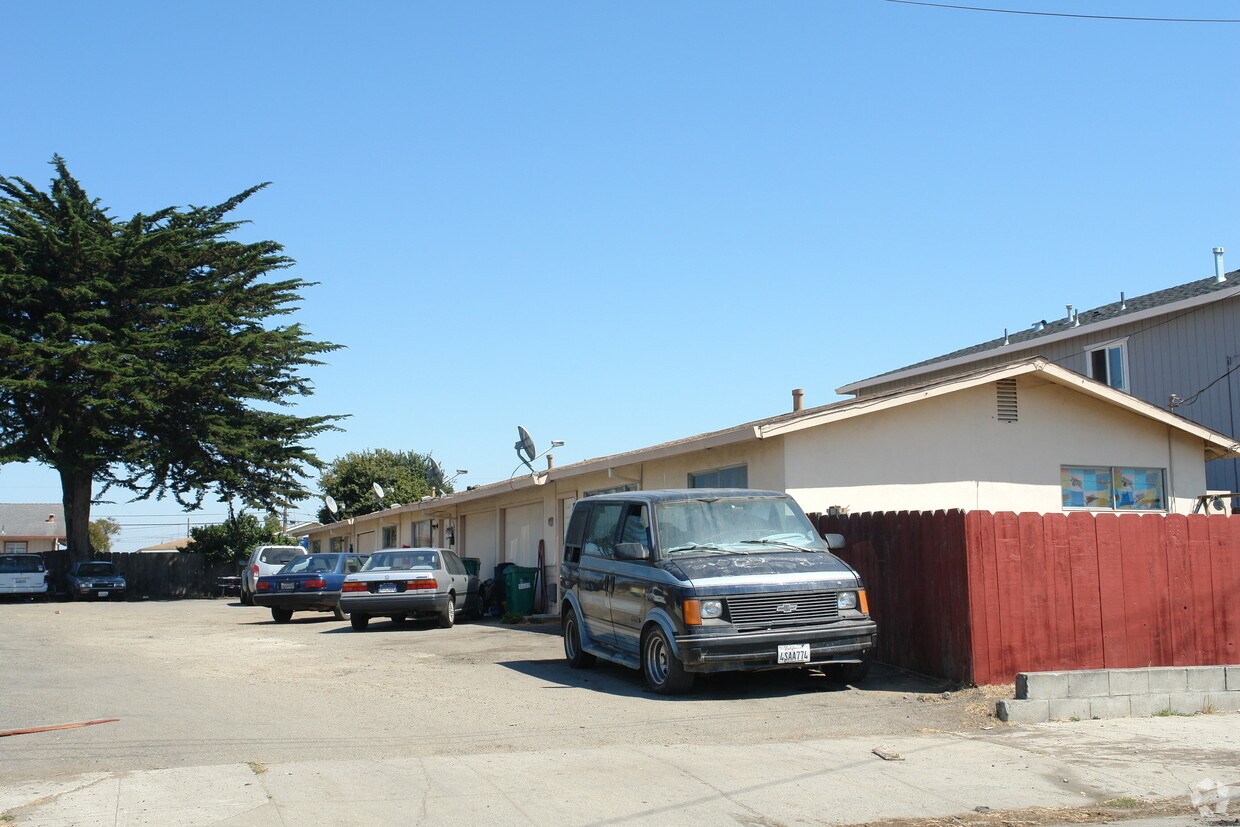 Primary Photo - 10761 Seymour St