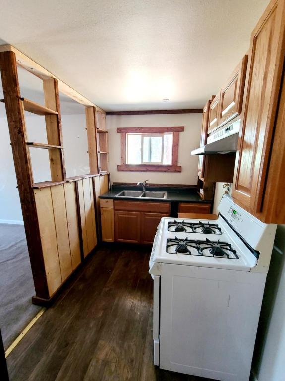 Building Photo - Cottage- 40333 Lobart Way