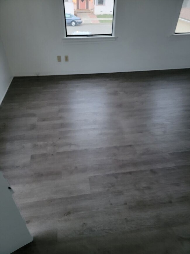 Foto del edificio - Spacious Studio unit above Garage