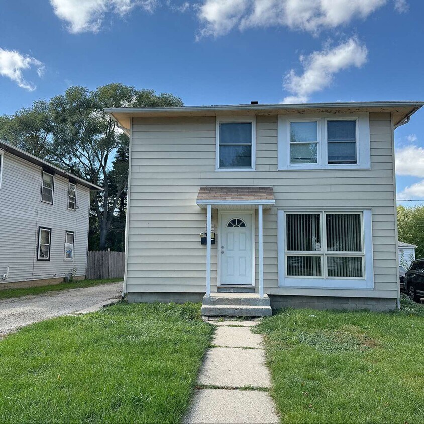 Primary Photo - 5027 N 47th St