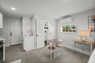 Building Photo - 760 Stuart St