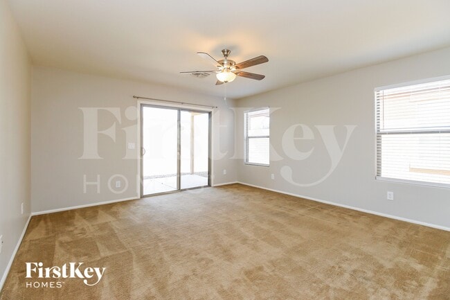 Building Photo - 1742 E Leslie Ave