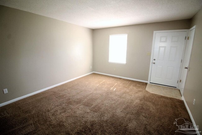 Building Photo - 5675 Vestavia Ln